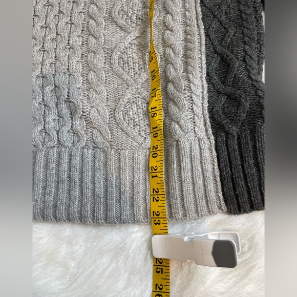 J crew oversized cable knit crewneck color block Gray Sweater - Picture 9 of 10